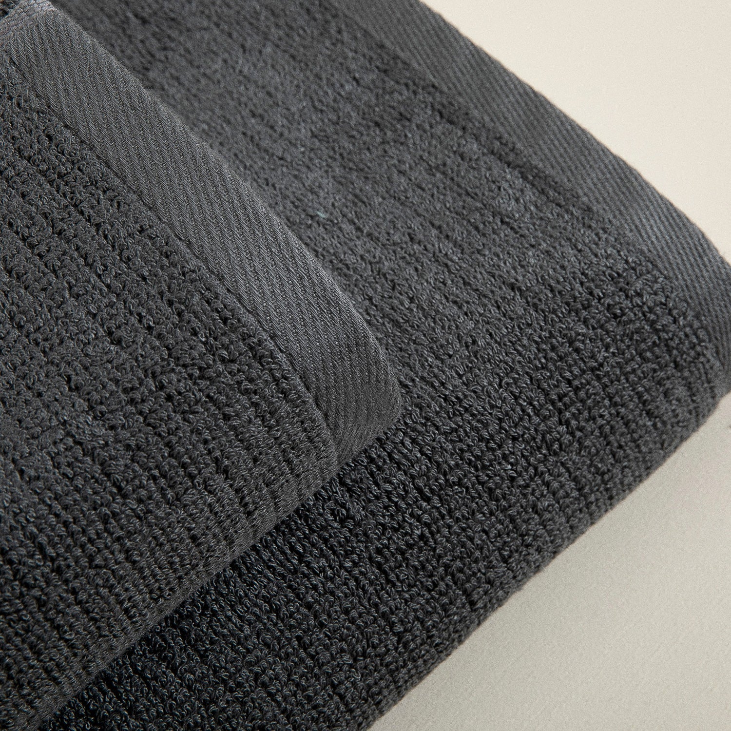 Handdoek | Felipe - Asgrijs | Bamboe & Katoen - Pure Harmony