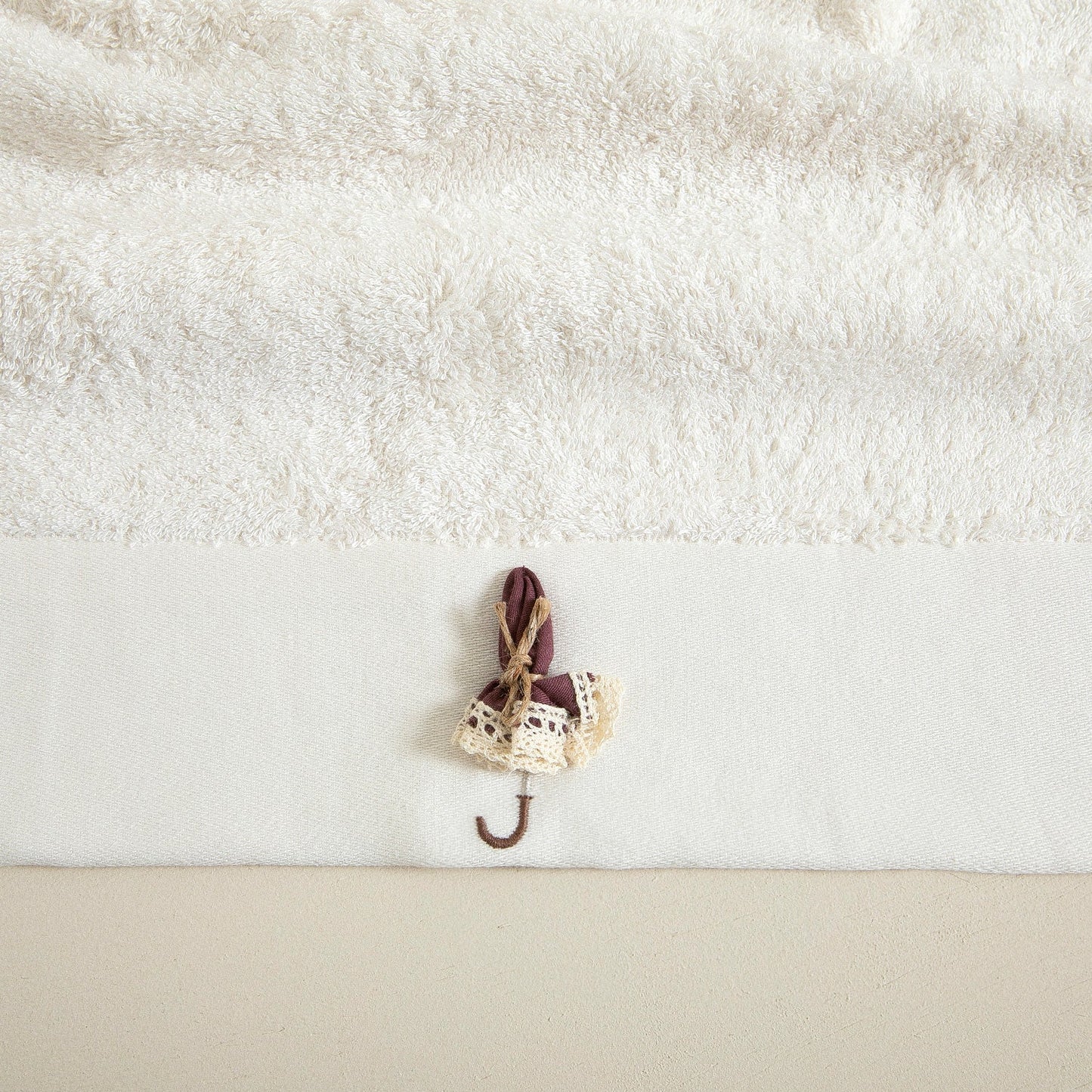 Handdoek | Umbrella - Ecru | Bamboe & Katoen - Pure Harmony